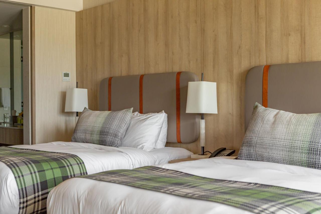 Headwaters Lodge At Eagle Ranch Resort Invermere Rom bilde